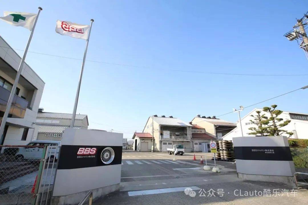 F1赛车:F1赛车BBS轮圈F1赛车，用“锻刀”方式锻造