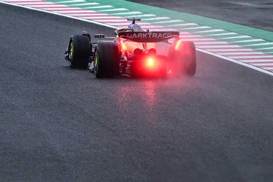 维斯塔潘:F1日本站周五：维斯塔潘一练领跑维斯塔潘，二练降雨影响