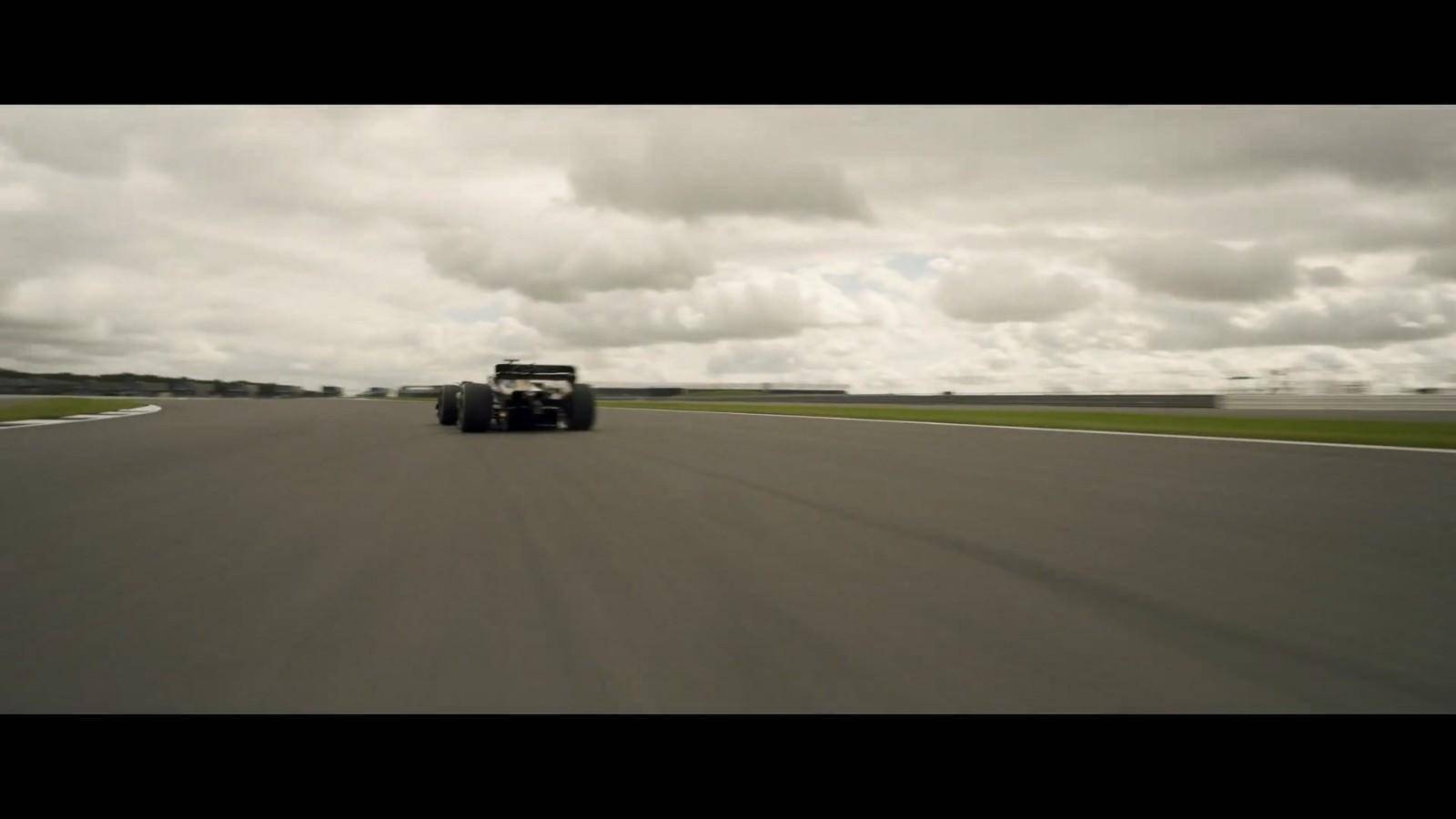 赛车:布拉德·皮特主演《F1》赛车电影首曝预告