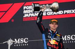 极速赛车世界-F1日本大奖赛，红牛车队包揽冠亚军